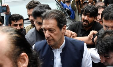 بعد إدانته بتهم فساد.. منع عمران خان من النشاط السياسي لمدة خمس سنوات