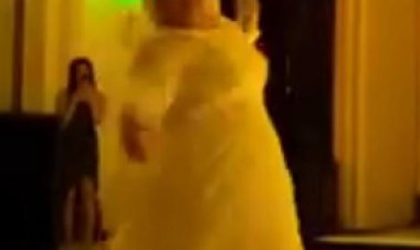 عروس تثير الجدل بعد رقصها على عمود في حفل زفافها