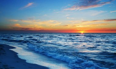 بسبب ارتفاع الأمواج.. الأرصاد توجه تحذيرًا عاجلًا لسكان هذه المناطق