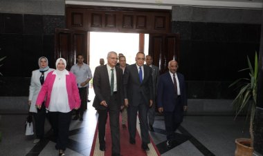 محافظ الشرقية يشهد احتفالية كلية الصيدلة بجامعة الزقازيق