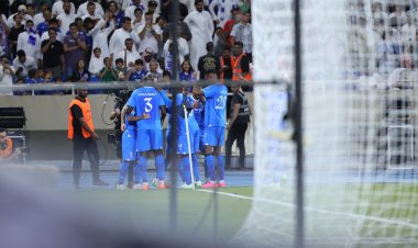 بعشرة لاعبين.. الهلال‬⁩ يتأهل إلى نهائي كأس الملك سلمان