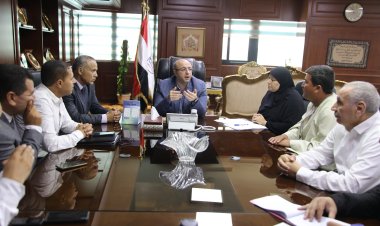 محافظ بني سويف يكلف مسئولي الري والوحدة المحلية بحلول فنية عاجلة لشكوى بعض المواطنين