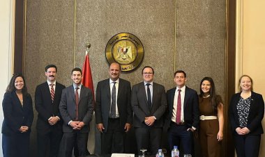مساعد وزير الخارجية يستقبل عددا من مساعدي خارجية النواب الأمريكي