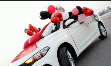 وعد فأوفى.. مدرس يهدي الأول على الثانوية العامة سيارة فارهة في كفر الشيخ