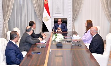 السيسي يطّلع على جهود تطوير السكك الحديدية وتأهيل الخطين الأول والثاني للمترو