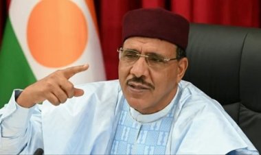 طبيب رئيس النيجر المخلوع: «هو بخير نظرًا للوضع»