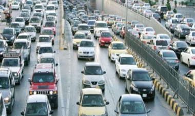 النشرة المرورية.. كثافات بشوارع وميادين القاهرة والجيزة 