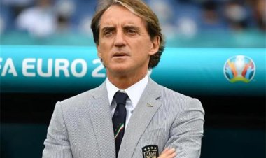 مانشيني يستقيل من تدريب المنتخب الإيطالي