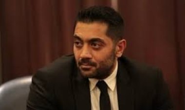 عاجل.. الفنان أحمد فلوكس يصل إلى المحكمة الاقتصادية لتوقيع نموذج حبسه عامين 