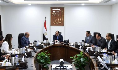 رئيس الوزراء يتابع نشاط عمل شركة إيسترن كومباني