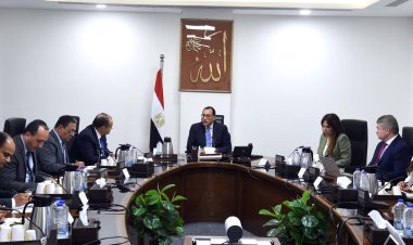 رئيس الوزراء يتابع موقف المجمعات الصناعية على مستوى الجمهورية