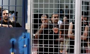 الأسرى الفلسطينيين يُعلنون مواصلة الاحتجاجات في السجون الإسرائيلية.. ولكن
