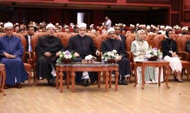 رئيس جامعة الأزهر يشيد بعناية فضيلة الإمام الأكبر بالطلاب الوافدين