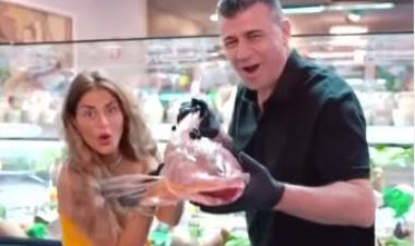 منة فضالي تمازح والد الشيف بوراك في مطعمه.. فيديو