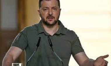 زيلينسكي إبحار أول سفينة شحن من ميناء أوديسا على البحر الأسود