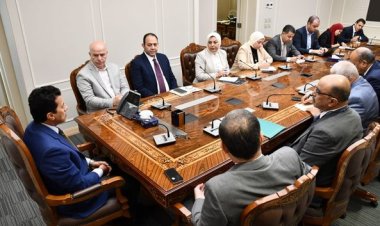 وزير الشباب يلتقي رئيس البنك الزراعي لبحث العديد من المشروعات