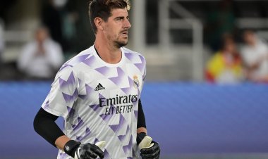 جراحة ناجحة لـ«كورتوا».. وشكوك حول مشاركته بالموسم الحالي