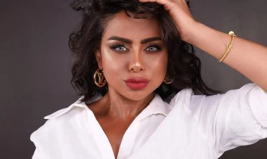 «لعن الله المتشبهات بالرجال».. رد صادم من هند البلوشي على إحدى متابعيها