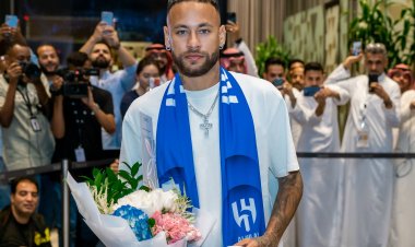 نيمار يصل الرياض لبدء مشواره مع الهلال (صور)