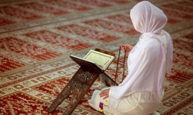 داعية إسلامي: «صلاة المرأة بالبنطال الضيق صحيحة مع الكراهية»