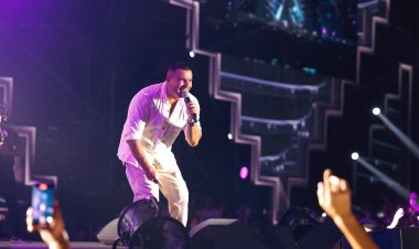 الشركة المنظمة لحفل عمرو دياب: لا علاقة للفنان بشروط دخول الصحفيين