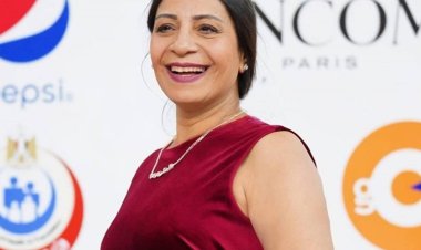 عفاف مصطفى عن  سر زيارتها لـ عادل إمام: «عاوزه أضحكه»