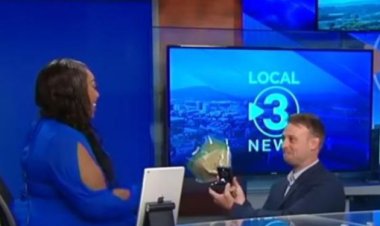 مقدم برنامج يطلب يد زميلته على الهواء مباشرة