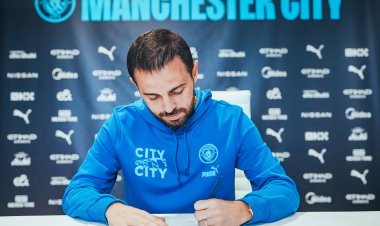 رسميًا.. مانشستر سيتي يجدد تعاقده مع برناردو سيلفا