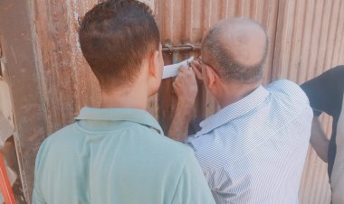 محافظة الجيزة تغلق منشأت مخالفة تقوم بتدوير المخلفات علي أراضي زراعية