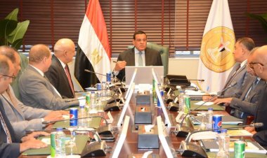 وزير التنمية المحلية يتابع البرامج والمشروعات التنموية والخدمية في المحافظات