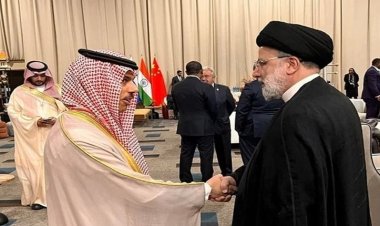 محادثات في قمة مجموعة «بريكس» بين الرئيس الإيراني ووزير الخارجية السعودي