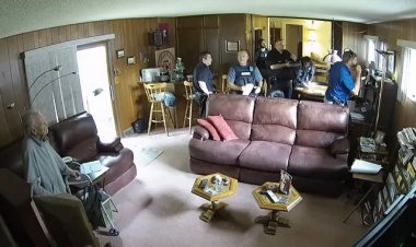 الشرطة داهمت منزل مسنة عمرها 98 سنة.. ثم أتى الخبر الحزين