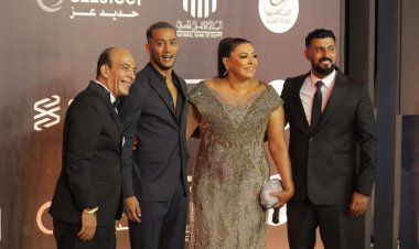 نجوم الفن يتألقون على السجادة الحمراء بمهرجان القاهرة للدراما بالعلمين