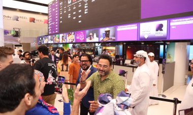 بالصور.. أكرم حسني يحتفل بعرض فيلم العميل صفر  في الإمارات