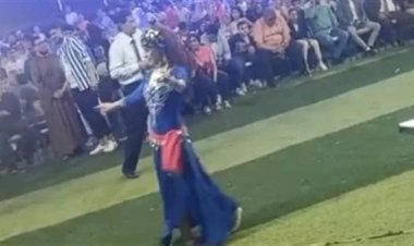 «واقعة أثارت الجدل».. راقصة في حفل تكريم أوائل الثانوية العامة داخل مركز شباب بالقليوبية