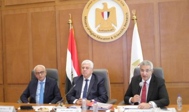«عاشور» يترأس الاجتماع الدوري للمجلس الأعلى للجامعات بمقر وزارة التعليم العالي
