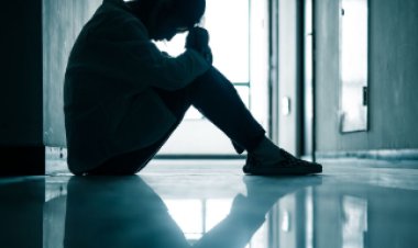 خبير نفسي يحدد أسباب الإكتئاب عالمياً