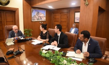 محافظ بورسعيد يلتقي ممثلي مجموعة تيدا الصين  لمناقشة سبل التعاون