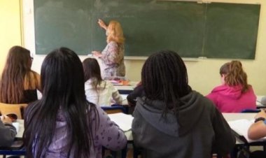 رسمياً.. حظر ارتداء العباءات الإسلامية في فرنسا