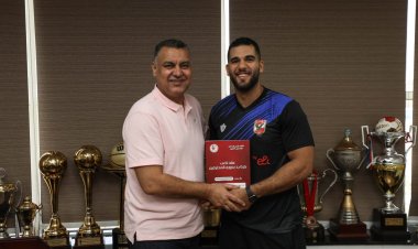 الأهلي يجدد عقد أحمد عادل لاعب اليد لمدة 4 مواسم