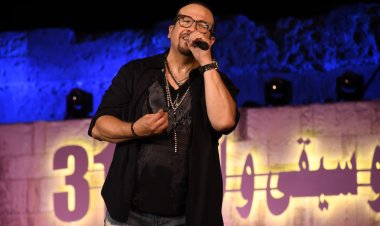 هشام عباس يشعل حفل مهرجان القلعة للموسيقى والغناء