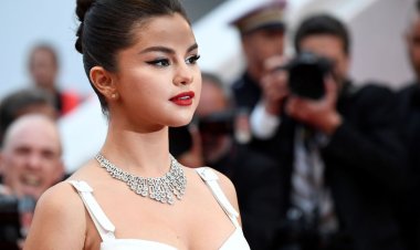 سيلينا جوميز تجري عملية جراحية بعد كسر يديها