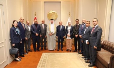 وزير العدل يستقبل وفدا عراقيا لبحث الاستفادة من تجربة مصر فى مكافحة المخدرات