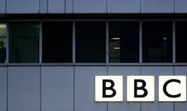 تهديدات بخصوماتٍ مالية.. تفاصيل جديدة عن أزمة صحفيي مكتب «BBC» في القاهرة