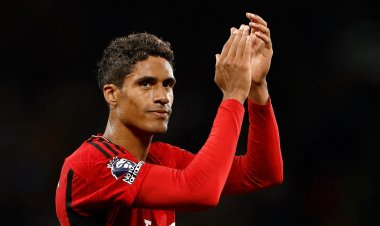 مانشستر يونايتد يعلن غياب فاران عن مواجهة آرسنال