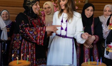 الملكة رانيا تحتفل بعيد ميلادها.. وتشارك متابعيها صورًا على انستجرام