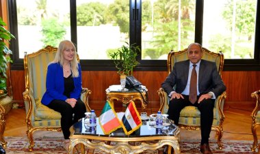 وزير الطيران المدنى يلتقى سفيرة أيرلندا بالقاهرة لتعزيز التعاون