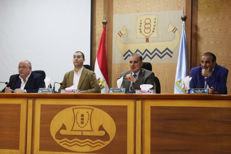 محافظ كفر الشيخ يصدر كتابا دوريا لتنظيم العمل يوم الأحد خلال شهر أغسطس