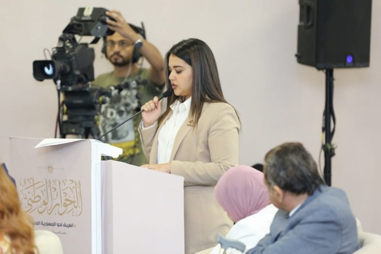 الحوار الوطني.. مريم طلعت السادات تطالب بتعيين طبيب نفسي لكل أسرة تتعرض لأزمة الطلاق