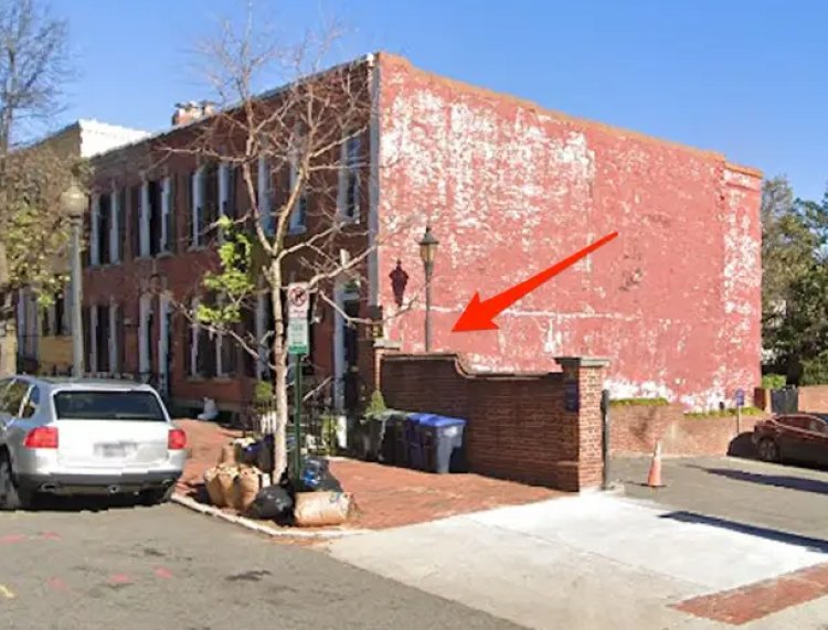 رجل يبيع جدارًا منهاراً مقابل 50 ألف دولار بواشنطن